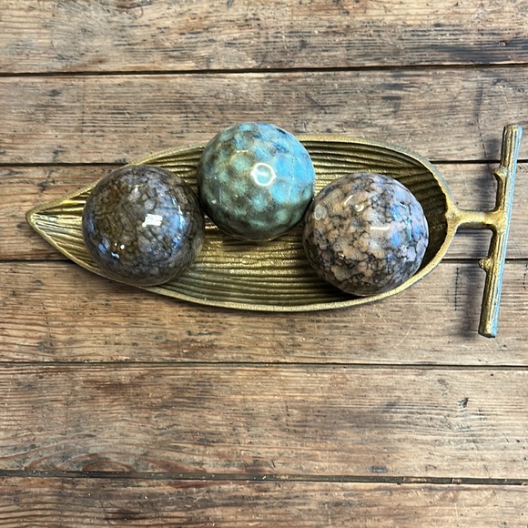 Leaf on a branch brass? decorative display dish - Picture 7 of 8